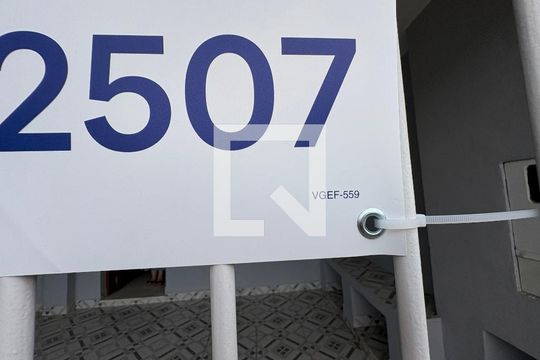 Plaquinha instalada COD VGEF-559 de casa à venda com 2 quartos, 120m² em Jardim Bizarro, Jundiaí