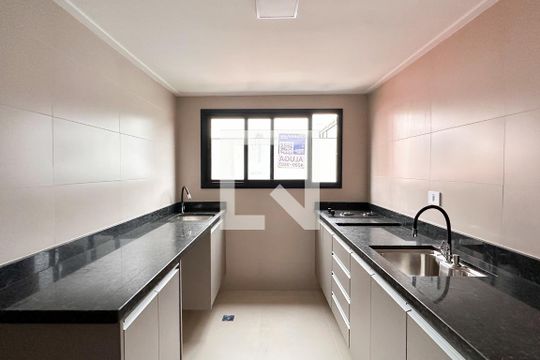 Cozinha de apartamento para alugar com 1 quarto, 39m² em Vila Alvinopolis, São Bernardo do Campo