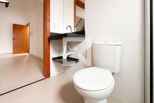 Banheiro Social de apartamento para alugar com 1 quarto, 39m² em Vila Alvinopolis, São Bernardo do Campo