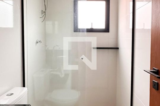 Banheiro Social de apartamento para alugar com 1 quarto, 39m² em Vila Alvinopolis, São Bernardo do Campo
