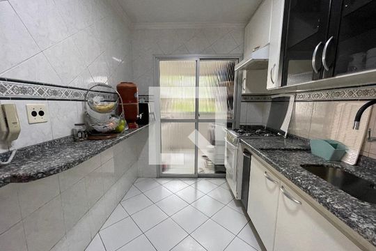 Cozinha e Área de Serviço de apartamento à venda com 2 quartos, 74m² em Jardim Ester, São Paulo