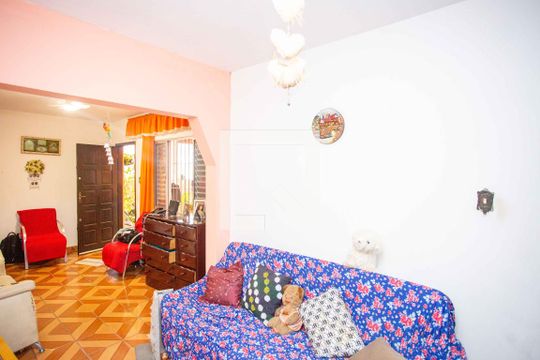 Sala de TV de casa à venda com 1 quarto, 100m² em Cidade Júlia, Diadema