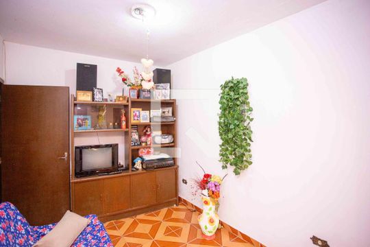 Sala de TV de casa à venda com 1 quarto, 100m² em Cidade Júlia, Diadema