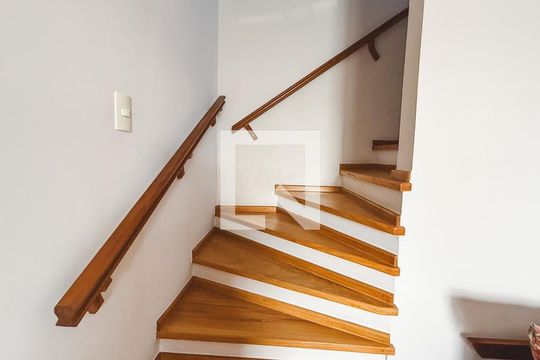 Escada de casa à venda com 3 quartos, 110m² em Mandaqui, São Paulo