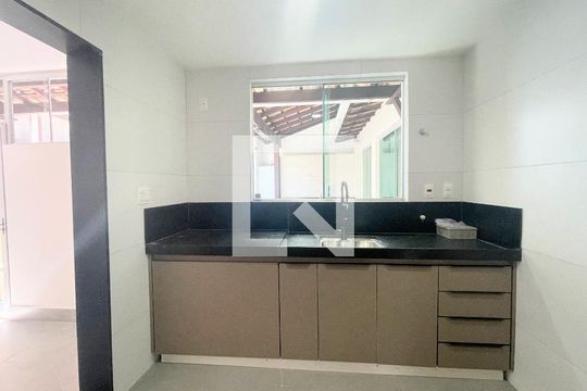 Casa de Condomínio à venda com 3 quartos, 360m² em Santa Branca, Belo Horizonte