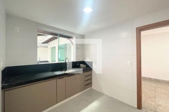 Casa de Condomínio à venda com 3 quartos, 360m² em Santa Branca, Belo Horizonte