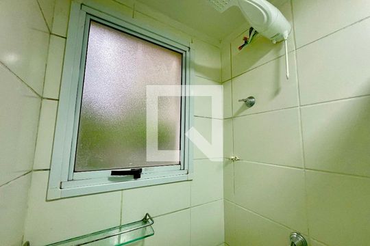 Banheiro de apartamento para alugar com 1 quarto, 35m² em Água Chata, Guarulhos