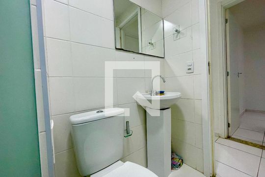 Banheiro de apartamento para alugar com 1 quarto, 35m² em Água Chata, Guarulhos