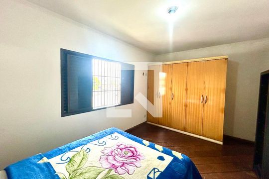 Quarto 1 de casa para alugar com 3 quartos, 270m² em Jardim Frizzo, Guarulhos