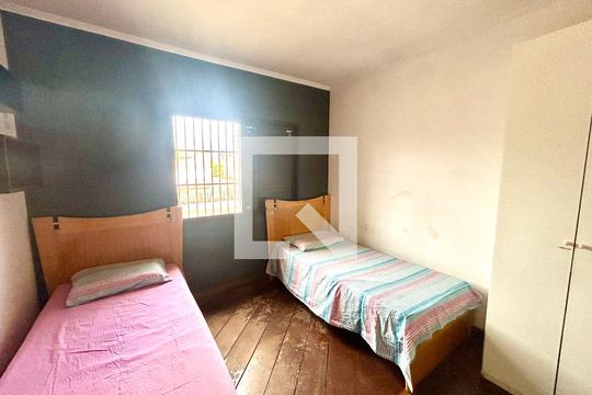 Quarto 2 de casa para alugar com 3 quartos, 270m² em Jardim Frizzo, Guarulhos