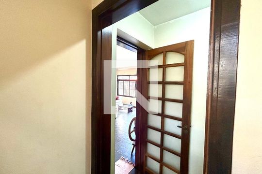 Banheiro 1 de casa para alugar com 3 quartos, 270m² em Jardim Frizzo, Guarulhos