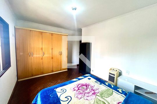Quarto 1 de casa para alugar com 3 quartos, 270m² em Jardim Frizzo, Guarulhos