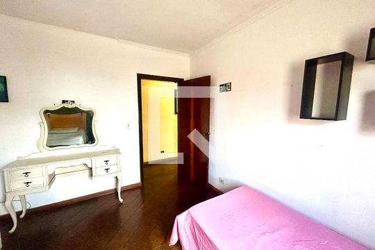 Quarto 2 de casa para alugar com 3 quartos, 270m² em Jardim Frizzo, Guarulhos