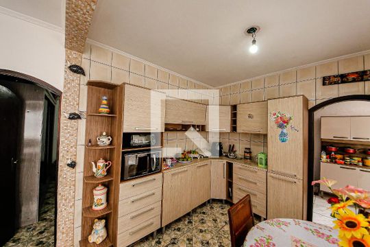 Casa à venda com 2 quartos, 176m² em Jardim Cotiana, São Paulo