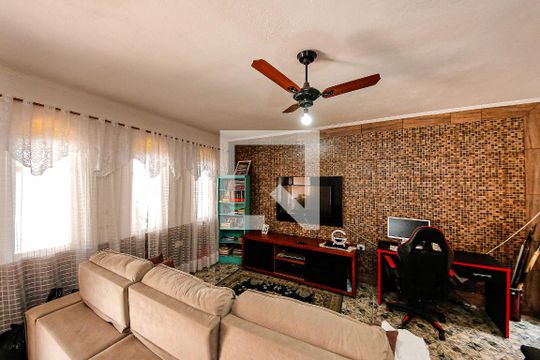 Casa para alugar com 2 quartos, 176m² em Jardim Cotiana, São Paulo