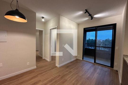 Sala de apartamento à venda com 2 quartos, 58m² em Jardim Esperanca, Barueri