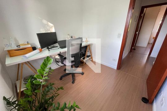 Quarto de casa de condomínio para alugar com 3 quartos, 160m² em Chácara Pavoeiro, Cotia