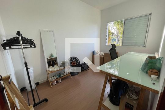 Quarto de casa de condomínio para alugar com 3 quartos, 160m² em Chácara Pavoeiro, Cotia