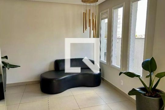 Hall de entrada de apartamento à venda com 2 quartos, 56m² em Vila Rosalia, Guarulhos