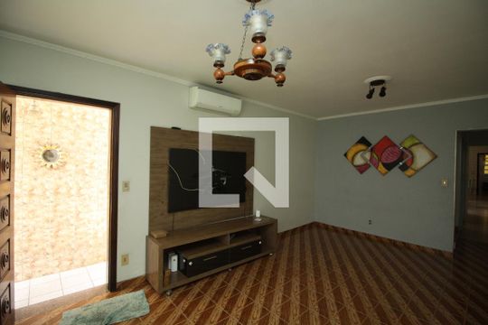 Sala de casa à venda com 3 quartos, 150m² em Vila California, São Paulo