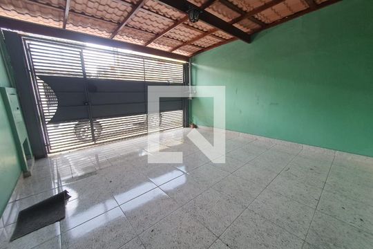 Casa à venda com 3 quartos, 140m² em São Lucas, São Paulo
