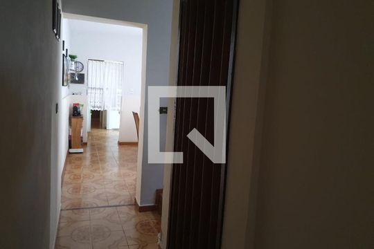 Casa à venda com 3 quartos, 140m² em São Lucas, São Paulo