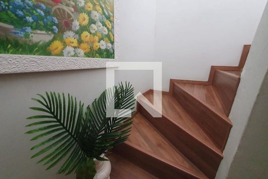 Casa à venda com 3 quartos, 140m² em São Lucas, São Paulo