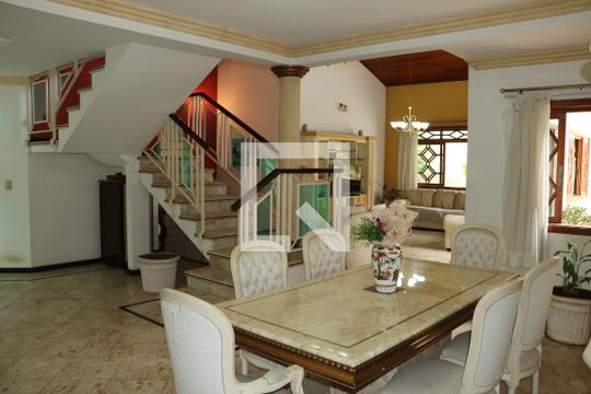 Sala de casa de condomínio para alugar com 4 quartos, 1100m² em São Paulo Ii, Cotia