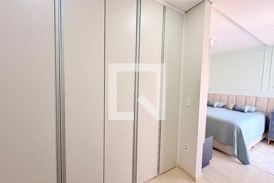 Suíte - closet de casa de condomínio à venda com 3 quartos, 193m² em Recanto Quarto Centenário, Jundiaí