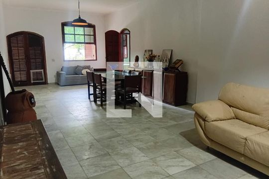 Sala de casa para alugar com 6 quartos, 1200m² em Vargem Grande, Rio de Janeiro