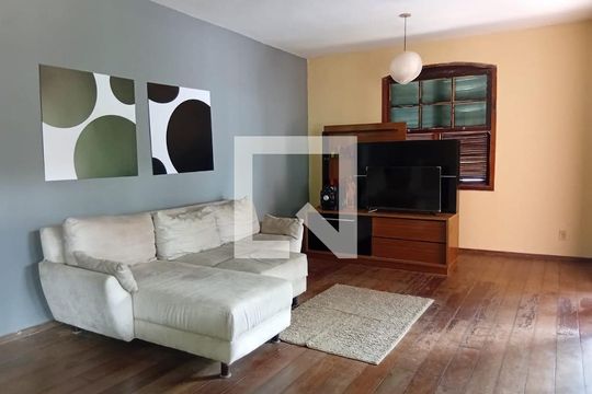 Sala de casa para alugar com 6 quartos, 1200m² em Vargem Grande, Rio de Janeiro