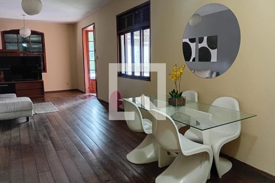Sala de casa para alugar com 6 quartos, 1200m² em Vargem Grande, Rio de Janeiro