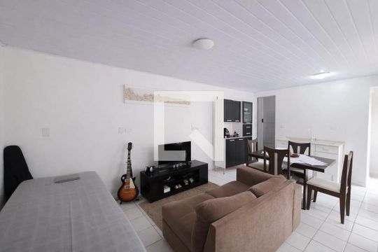 Quarto da Edícula de casa à venda com 3 quartos, 160m² em Quitaúna, Osasco