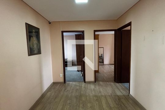 Corredor de apartamento à venda com 3 quartos, 144m² em Vila Assunção, Santo André