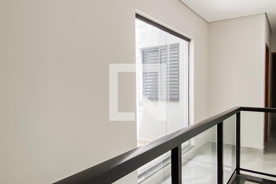 Corredor de casa à venda com 3 quartos, 143m² em Jardim Piratininga, São Paulo