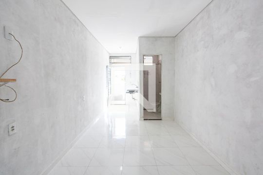 Sala e Quarto de kitnet/studio para alugar com 1 quarto, 24m² em Laranjeiras, Uberlândia