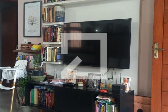 Casa à venda com 2 quartos, 99m² em Petrópolis, Novo Hamburgo