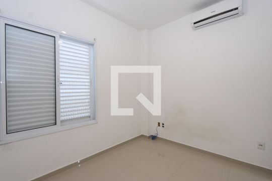 Suíte 1 de casa de condomínio à venda com 2 quartos, 69m² em Vila Lucia, São Paulo