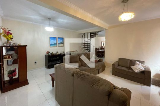Casa à venda com 3 quartos, 220m² em Parque Sao Domingos, São Paulo