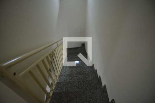 EScada de casa à venda com 3 quartos, 100m² em Parque Oratório, Santo André