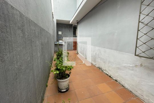 Casa para alugar com 1 quarto, 48m² em Parque São Luís, Embu das Artes
