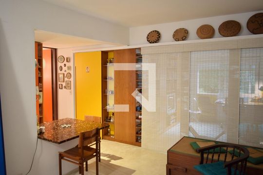 Sala de apartamento para alugar com 2 quartos, 59m² em Perdizes, São Paulo