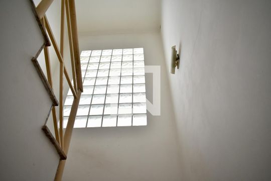 Escada de casa à venda com 5 quartos, 170m² em Vila da Saúde, São Paulo