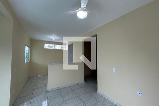Sala de casa para alugar com 2 quartos, 144m² em Bento Ribeiro, Rio de Janeiro