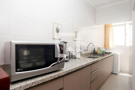 Cozinha de apartamento para alugar com 2 quartos, 87m² em Bom Fim, Porto Alegre