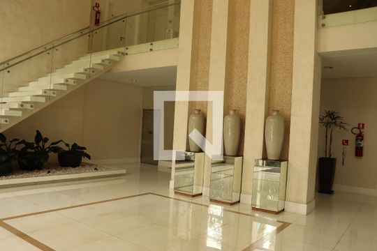 Hall de entrada de apartamento para alugar com 3 quartos, 136m² em Alphaville Empresarial, Barueri
