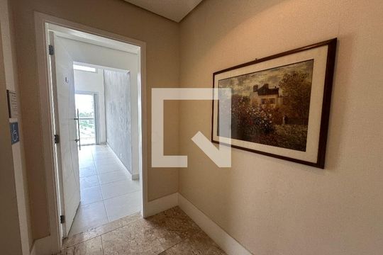 Hall de entrada de apartamento para alugar com 3 quartos, 136m² em Alphaville Empresarial, Barueri