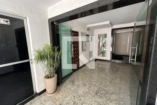 Hall de entrada de apartamento à venda com 2 quartos, 59m² em Jardim Sulacap, Rio de Janeiro