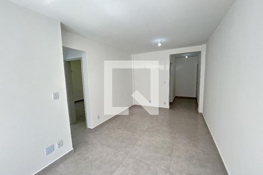 Sala de apartamento à venda com 2 quartos, 59m² em Jardim Sulacap, Rio de Janeiro