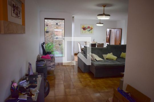 Sala de casa para alugar com 3 quartos, 250m² em Independência, Ribeirão Preto